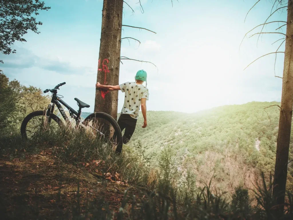 Dlaczego zawodowcy wybierają na treningi trasy rowerowe MTB w Masywie Śnieżnika?